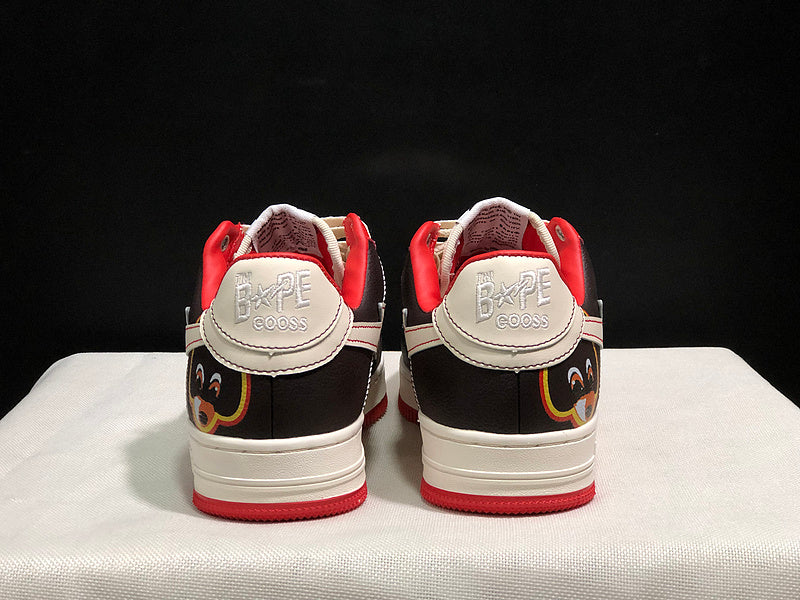 BAPE STA Low-Top Sneakers – Off-White/Black/Red