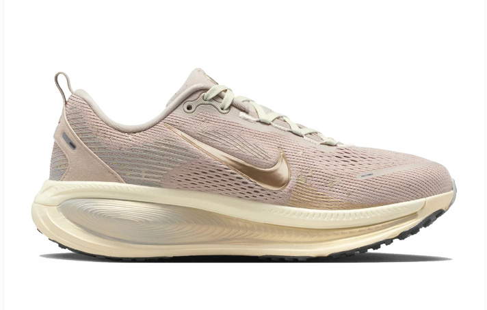 Nike Vomero 18 SE Running Shoes – Taupe/Cream/Gold
